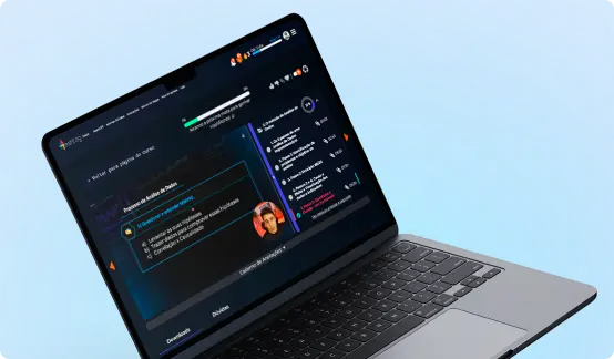 Fundo azul com um notebook mostrando a plataforma da especialização em Análise de Dados